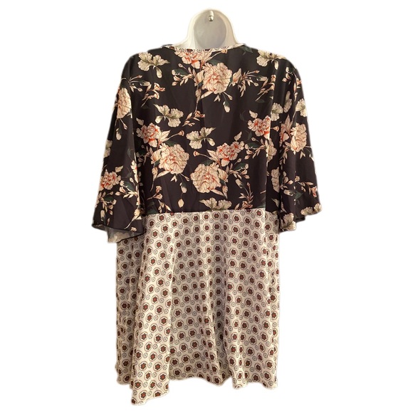Super Cute Flutter Sleeve Tie-Front Kimono, Size XL - Picture 3 of 4